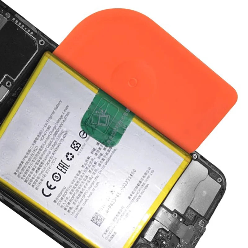 Remove the mobile phone battery plastic skid card LCD batter